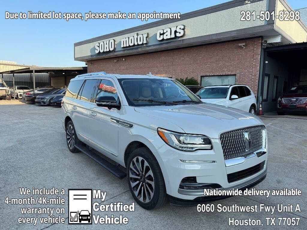 2022 LINCOLN Navigator