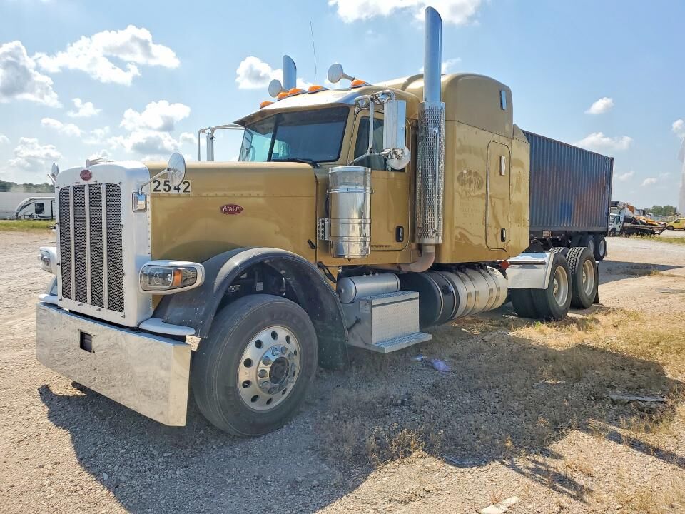 2012 PETERBILT 388