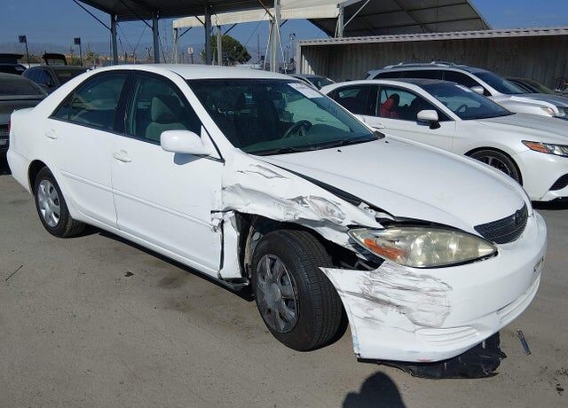 2004 TOYOTA Camry