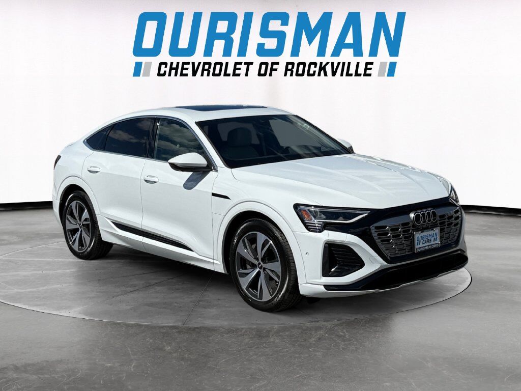 2024 AUDI Q8