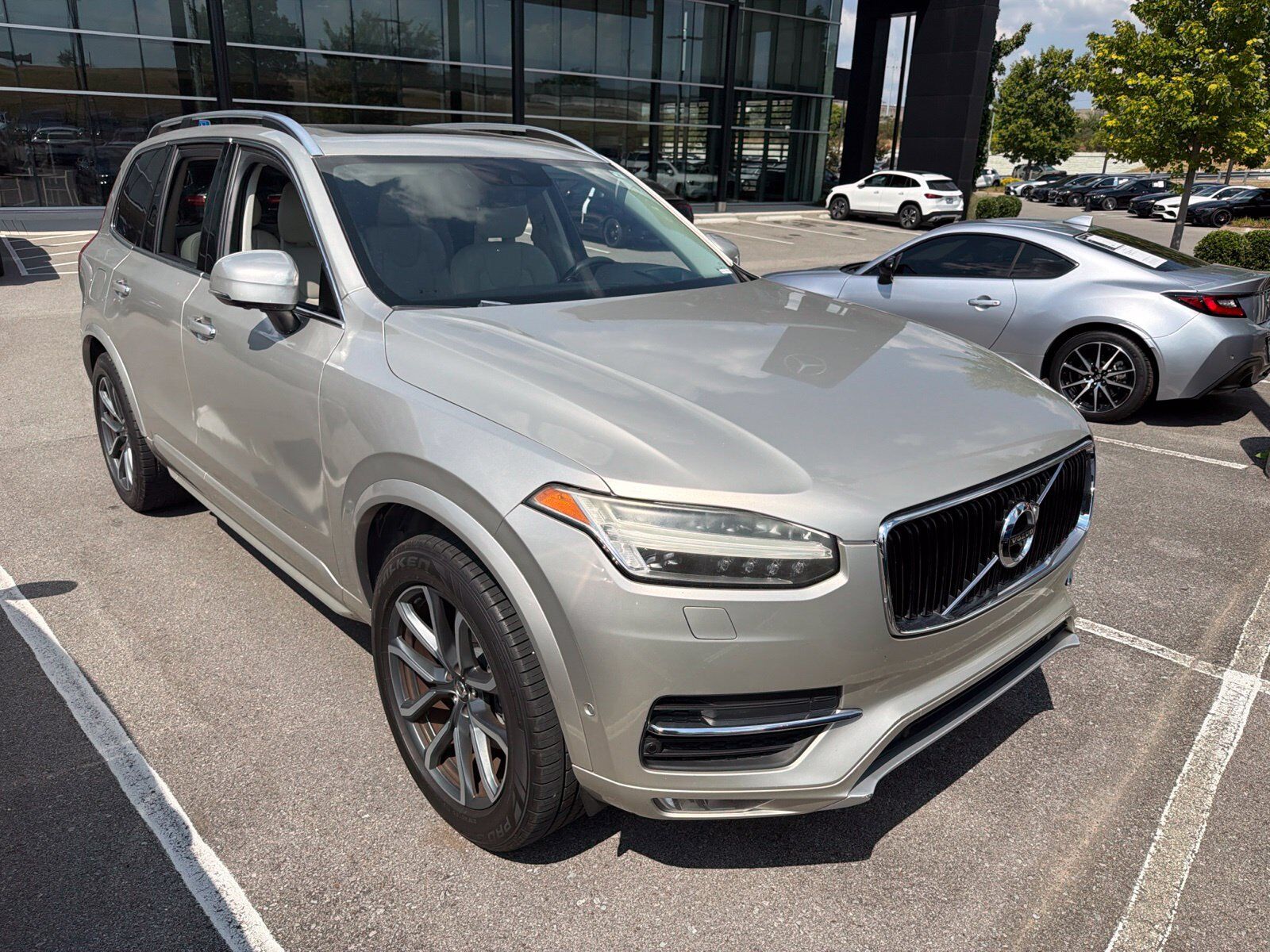 2017 VOLVO XC90