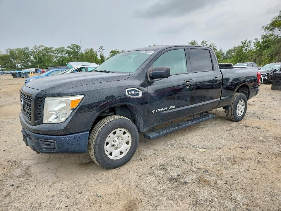 2017 NISSAN Titan