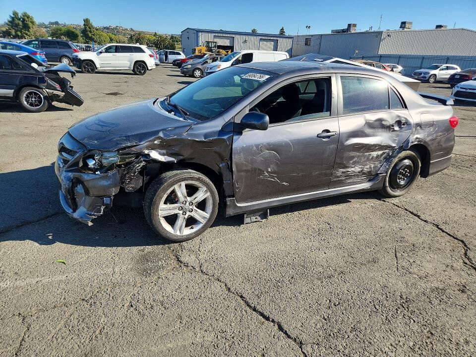 2013 TOYOTA Corolla