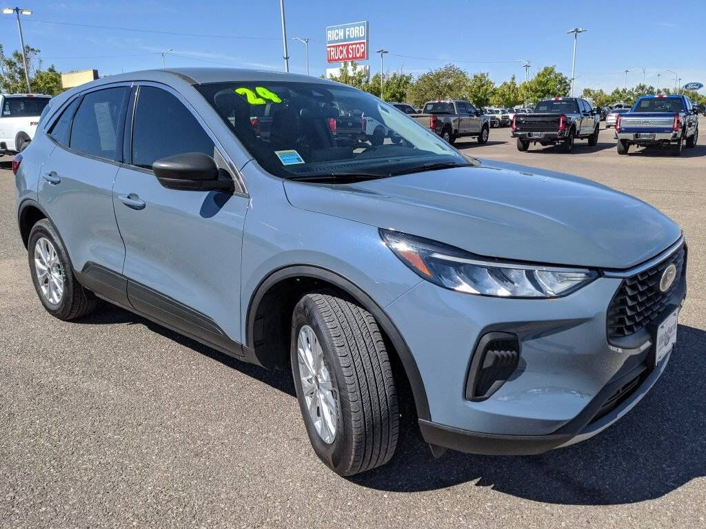 2024 FORD Escape