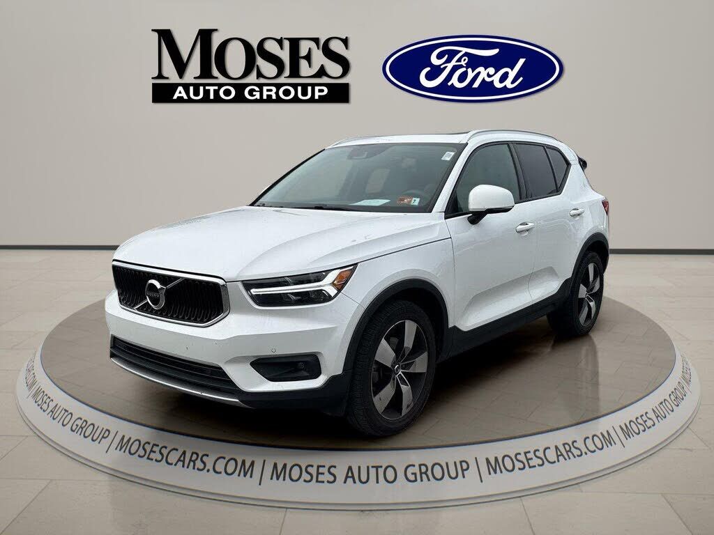 2021 VOLVO XC40