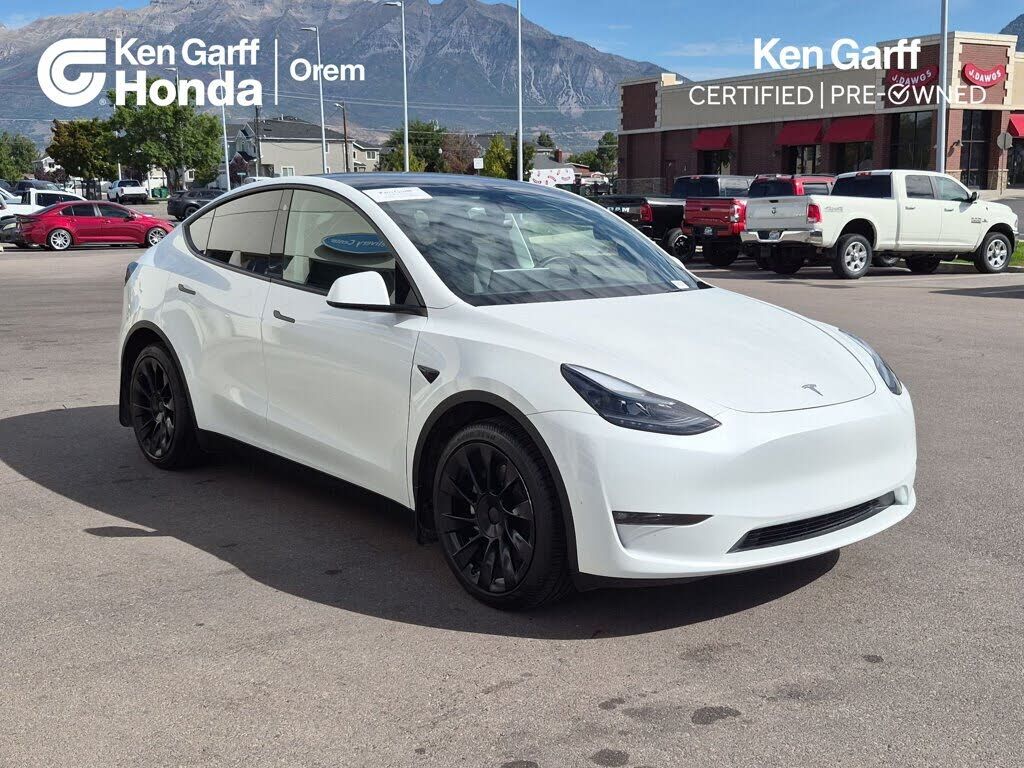 2023 TESLA Model Y