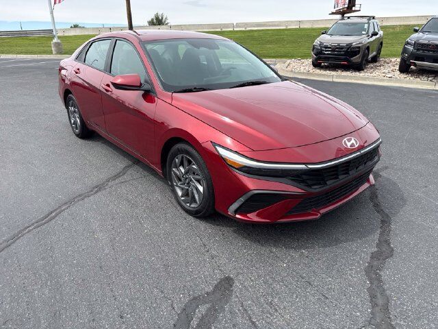 2024 HYUNDAI Elantra