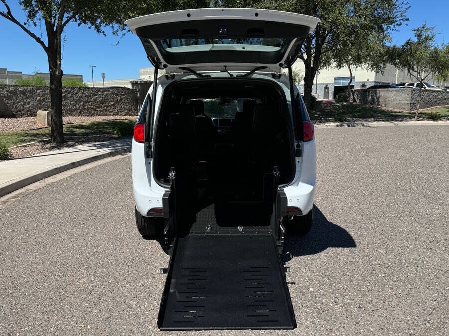2027 CHRYSLER Voyager