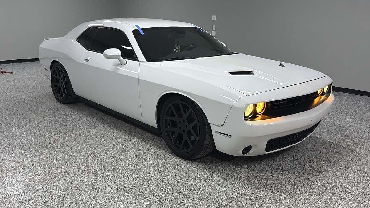 2017 DODGE Challenger