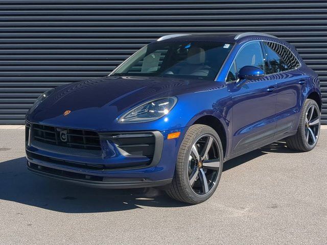 2026 PORSCHE Macan