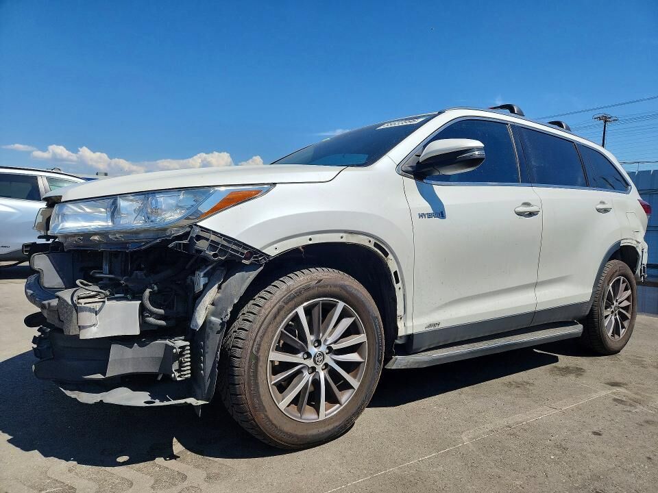 2019 TOYOTA Highlander