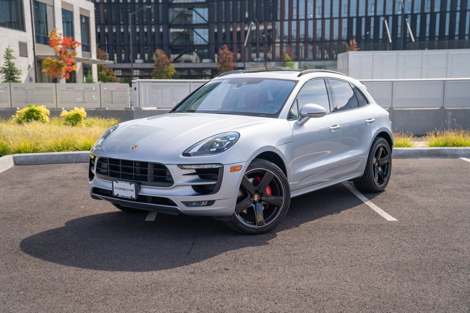 2017 PORSCHE Macan