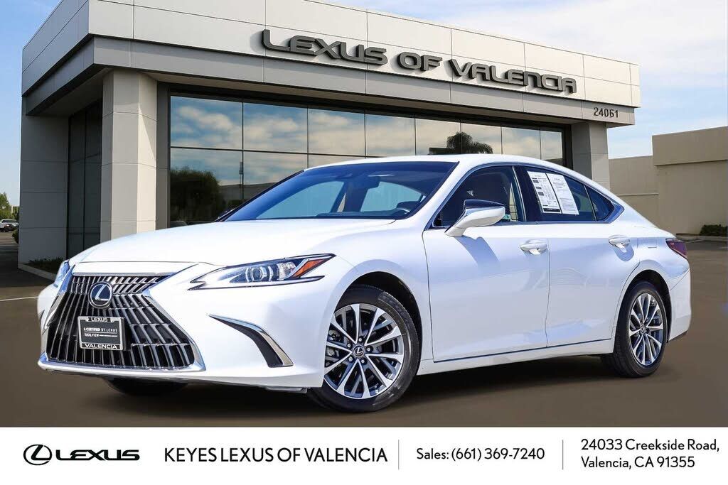 2025 LEXUS ES