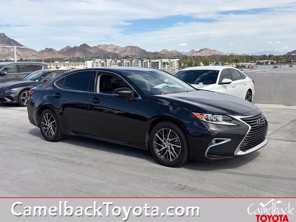 2017 LEXUS ES