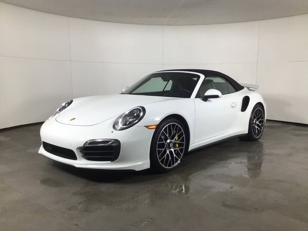 2015 PORSCHE 911