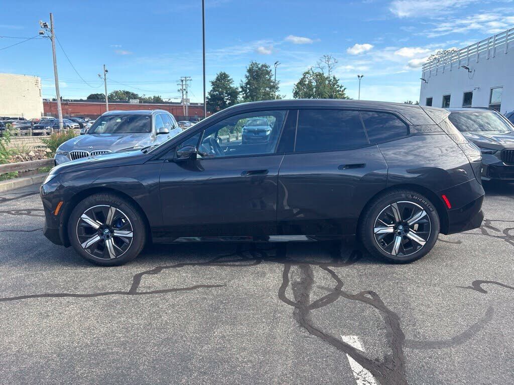2024 BMW iX