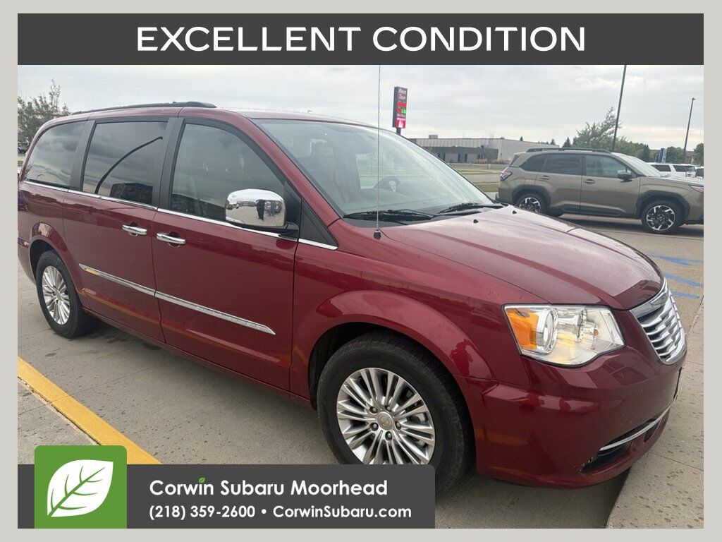 2015 CHRYSLER Town and Country