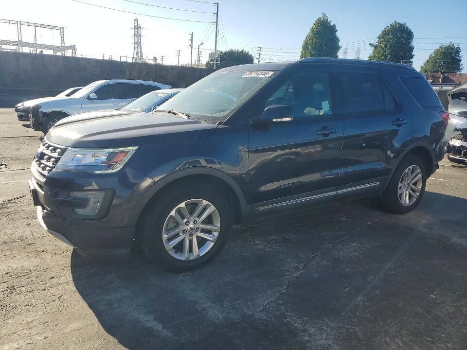 2017 FORD Explorer