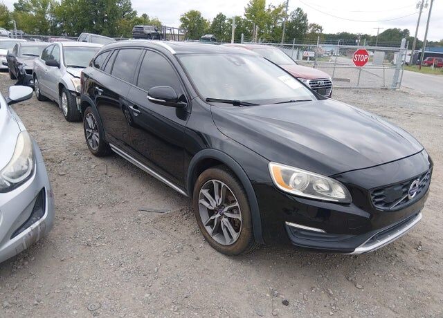 2016 VOLVO V60CC