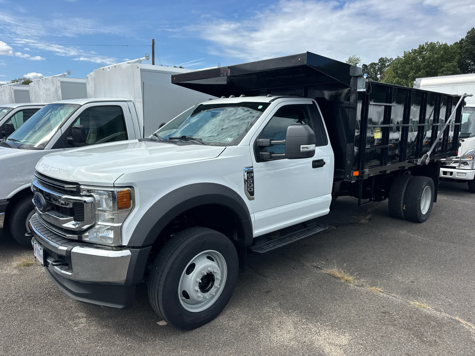 2022 FORD F-600