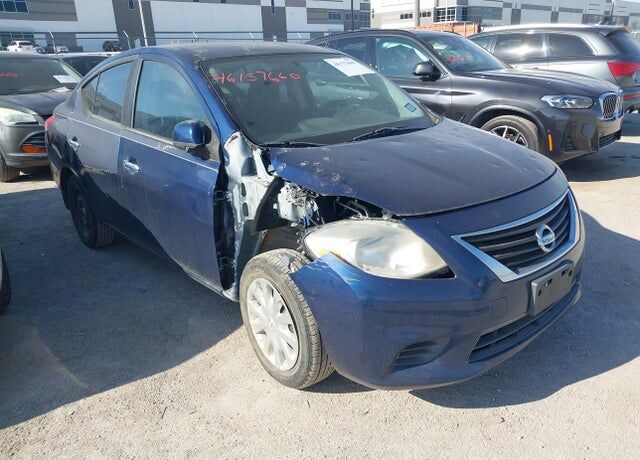 2012 NISSAN Versa
