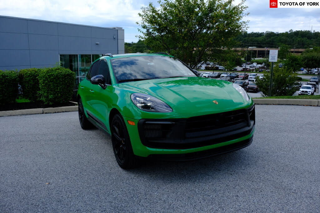 2023 PORSCHE Macan