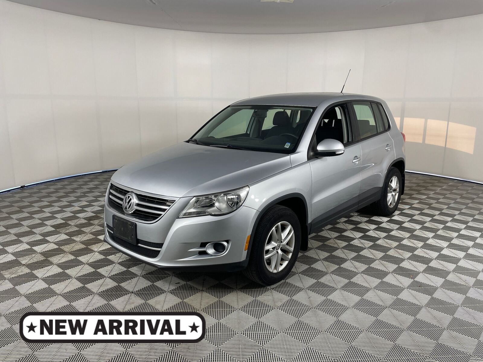 2011 VOLKSWAGEN Tiguan