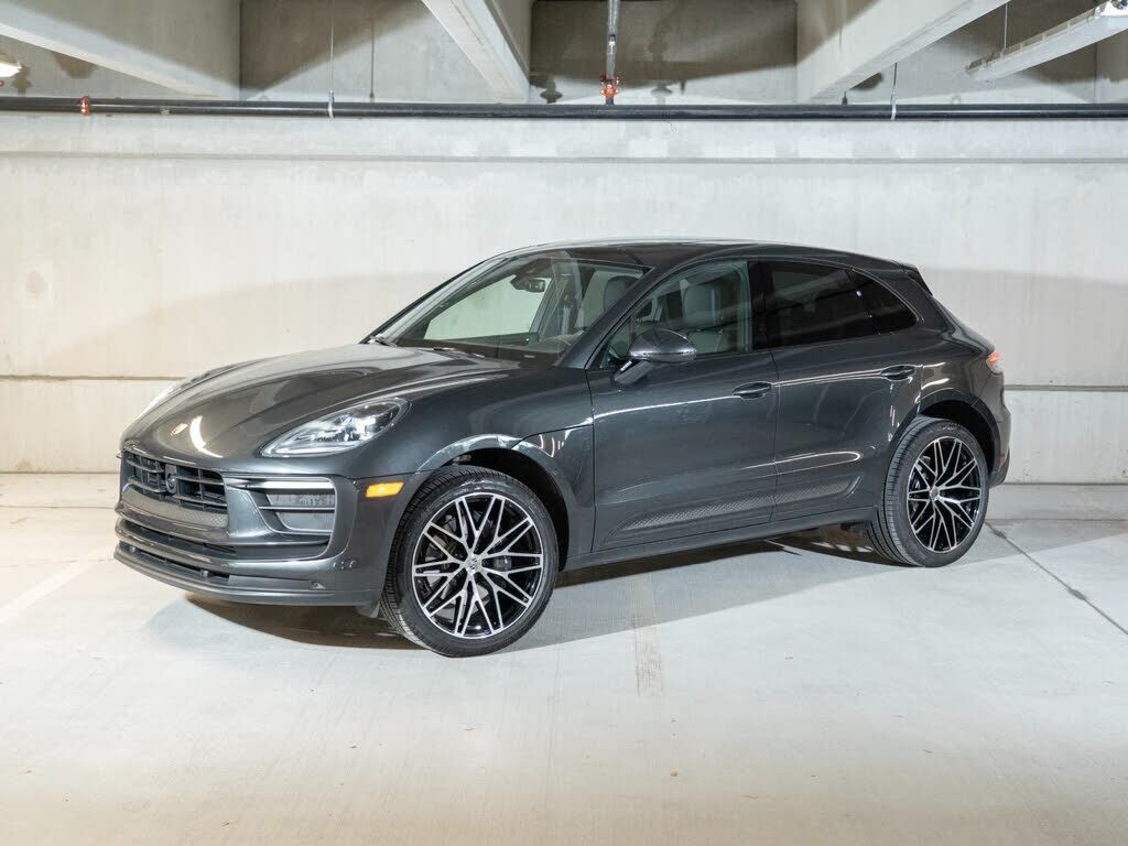 2026 PORSCHE Macan