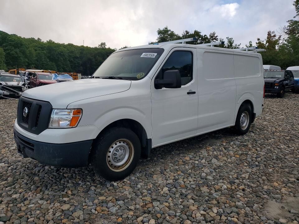 2017 NISSAN NV