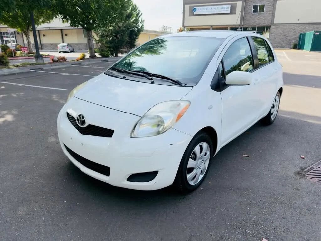 2010 TOYOTA Yaris
