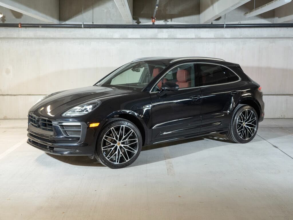 2026 PORSCHE Macan
