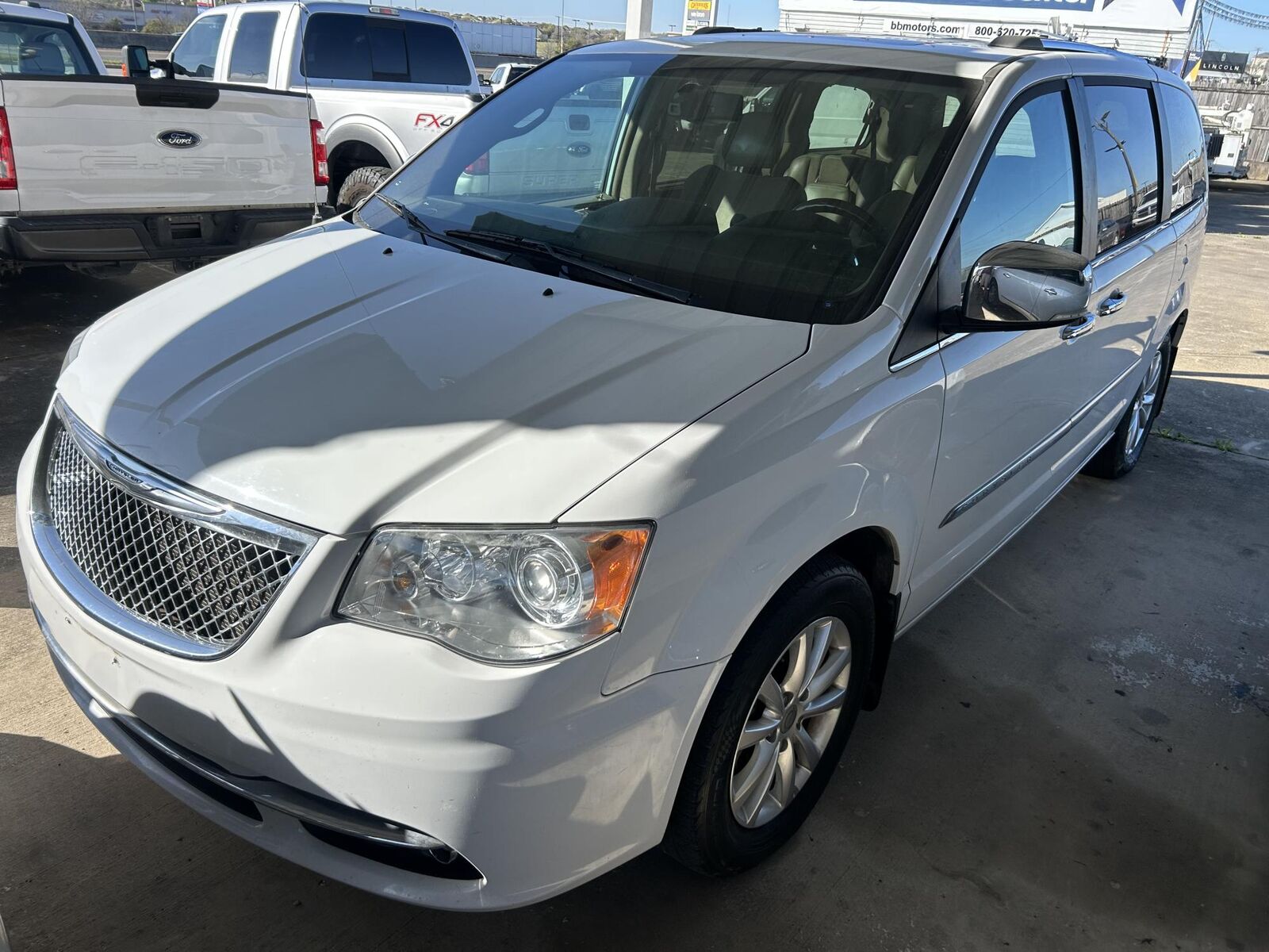 2015 CHRYSLER Town and Country