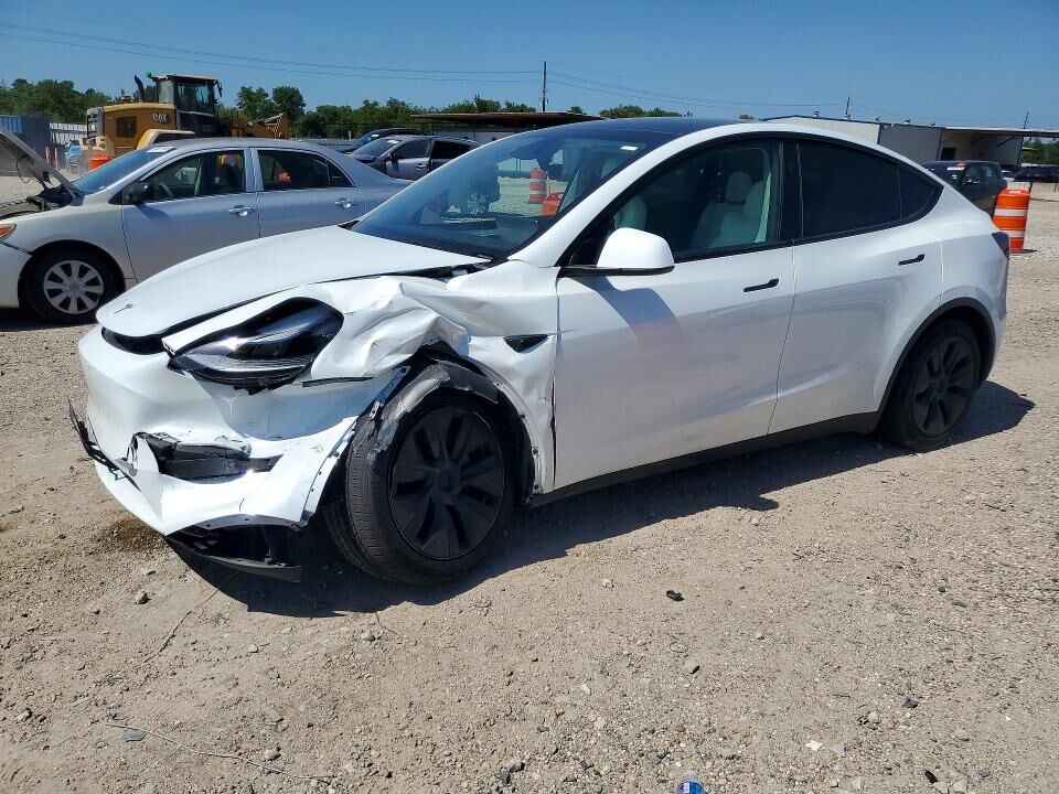 2024 TESLA Model Y