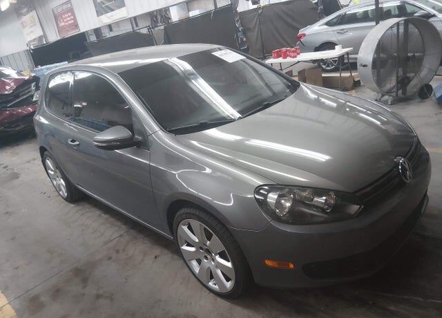2011 VOLKSWAGEN Golf