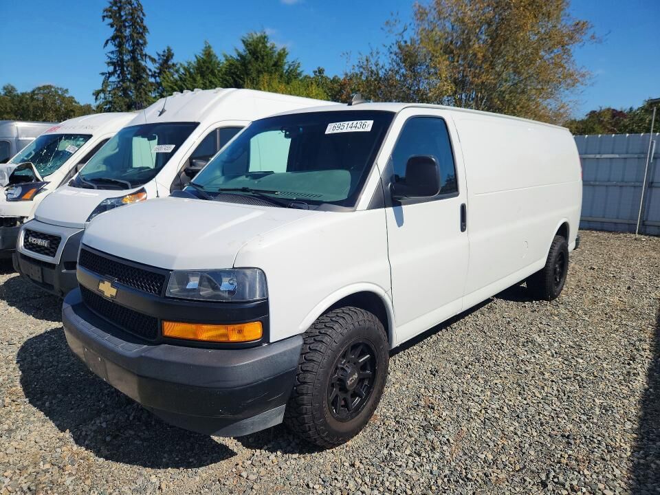 2020 CHEVROLET Express