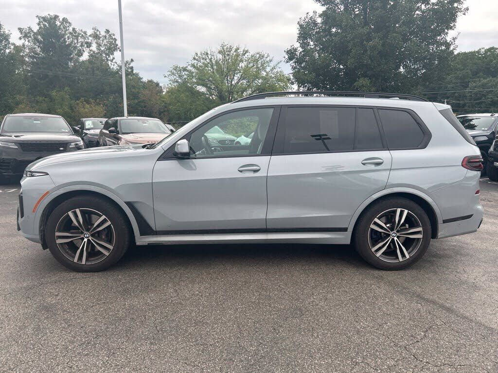 2025 BMW X7