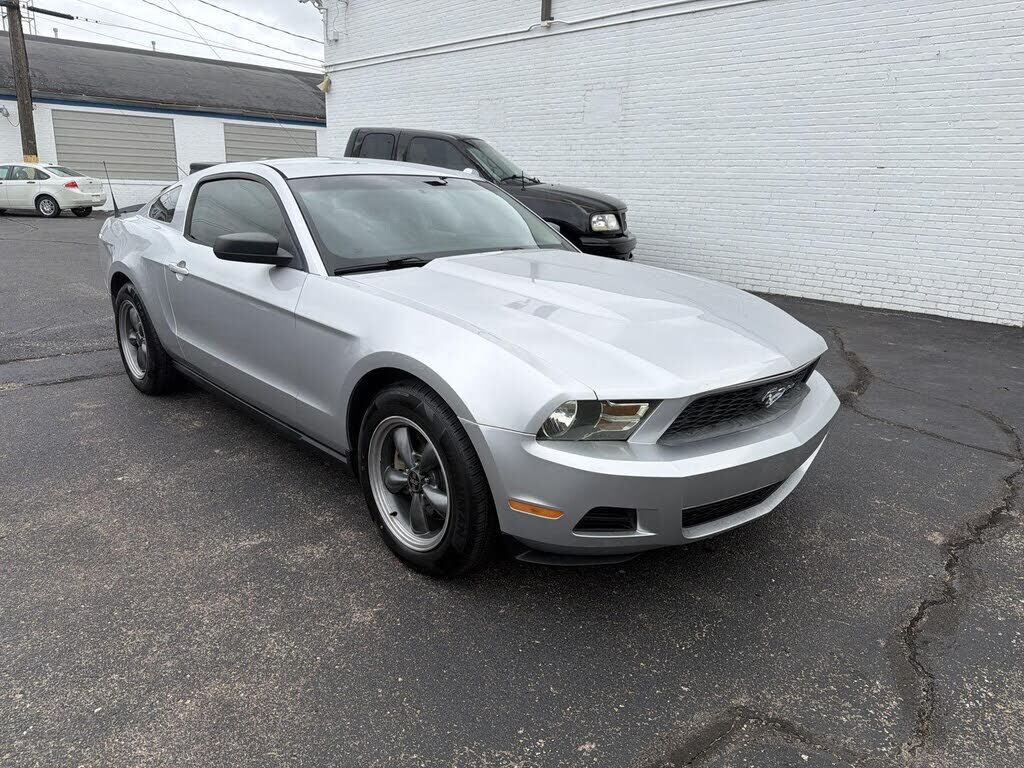 2011 FORD Mustang