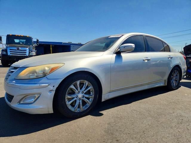 2013 HYUNDAI Genesis