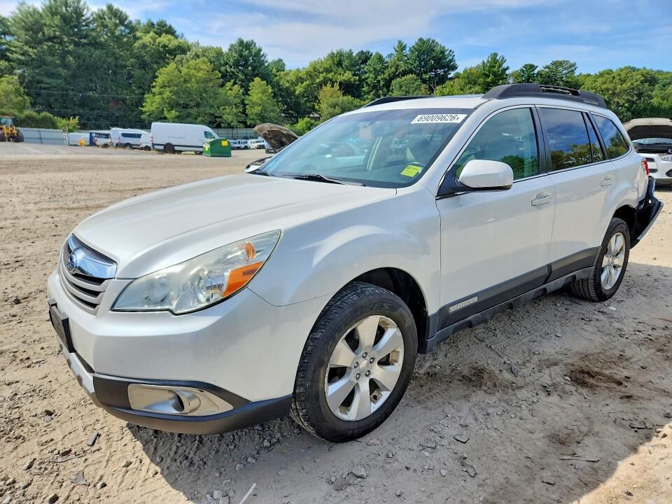 2011 SUBARU Outback