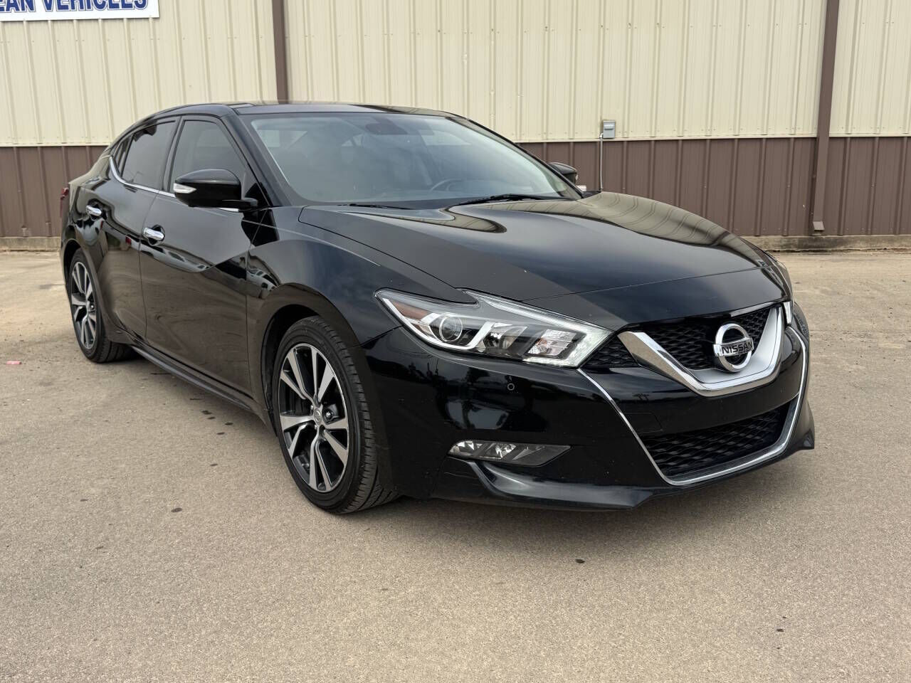 2017 NISSAN Maxima