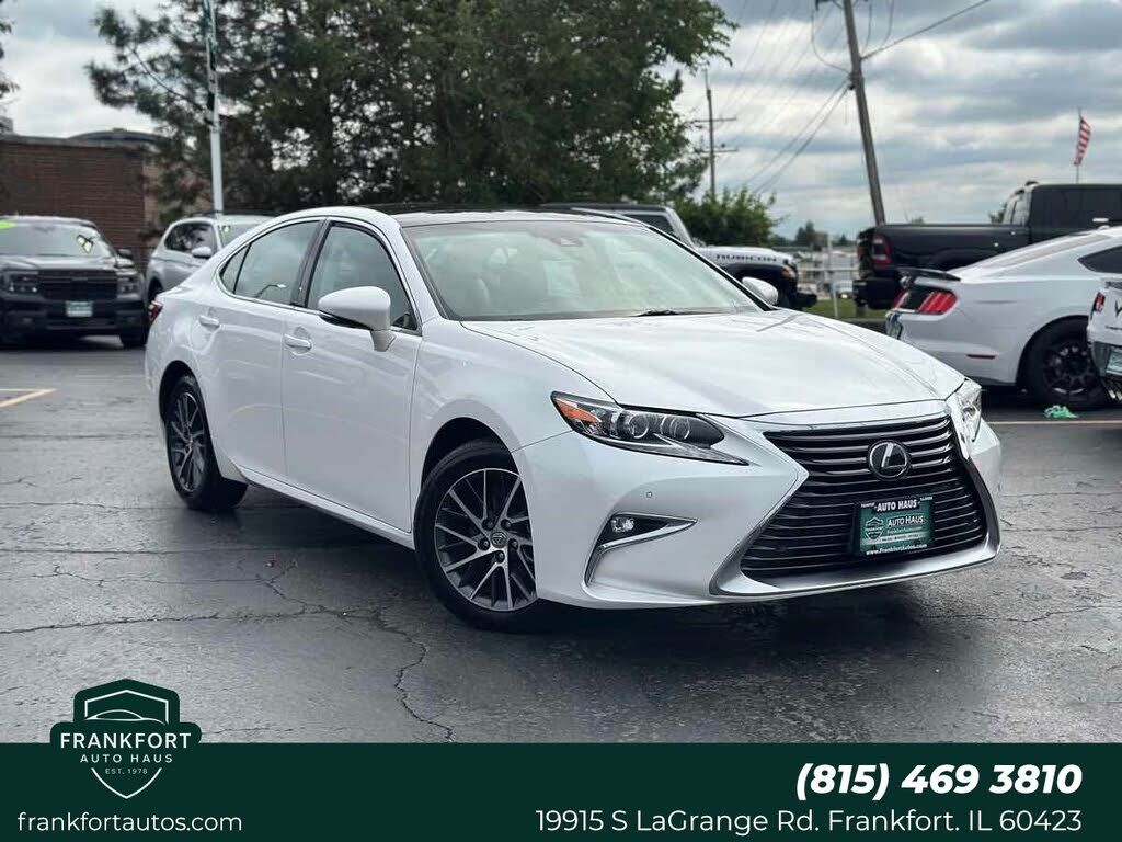 2017 LEXUS ES