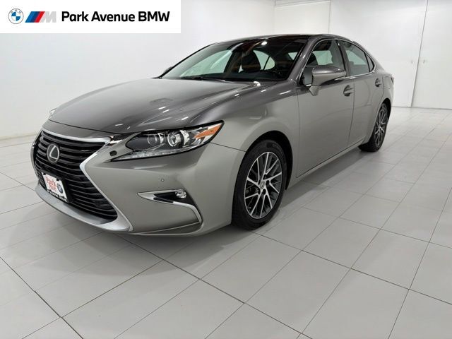 2017 LEXUS ES