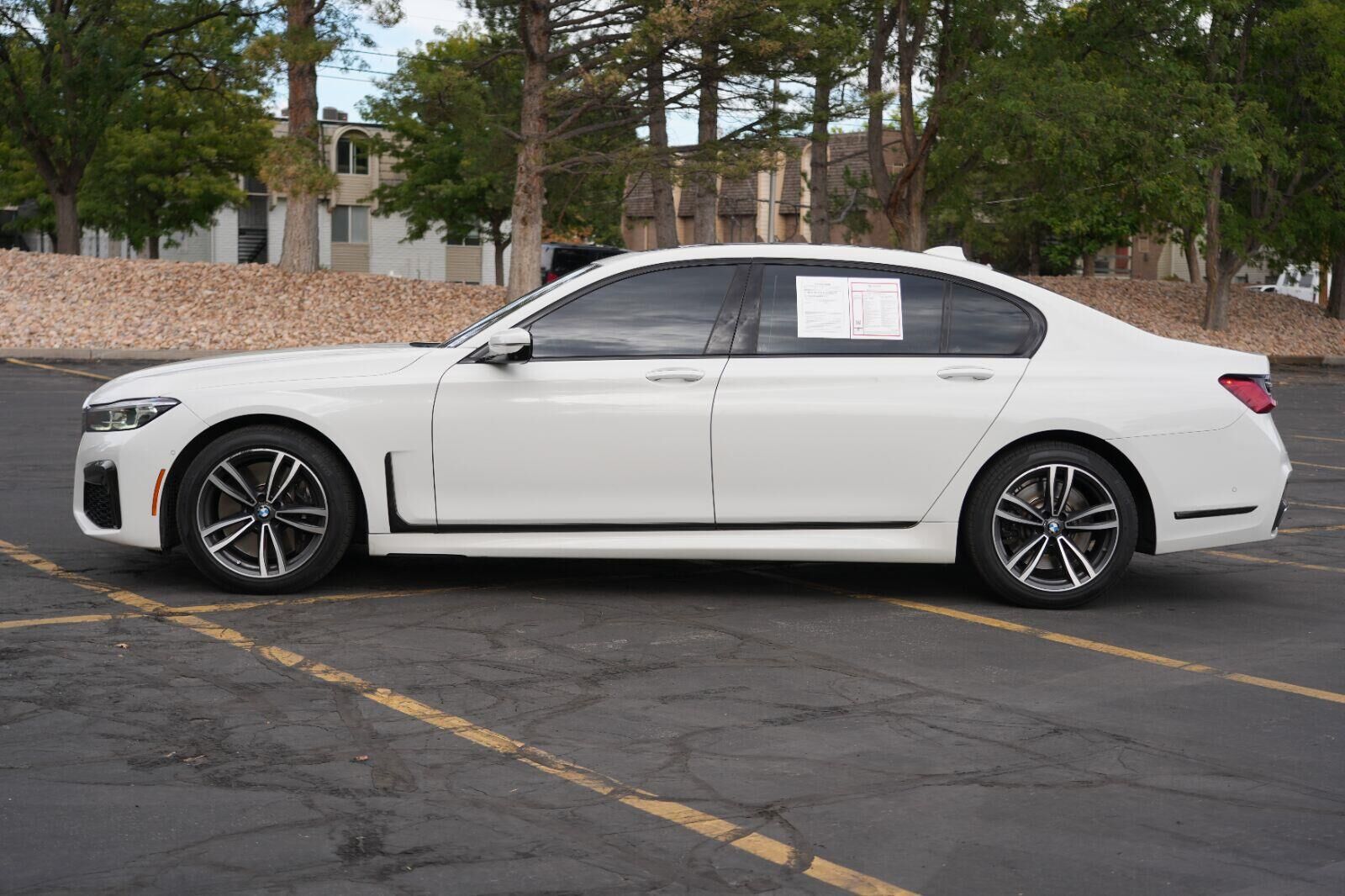 2022 BMW 750i