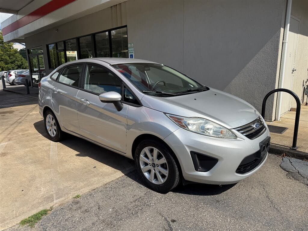 2011 FORD Fiesta