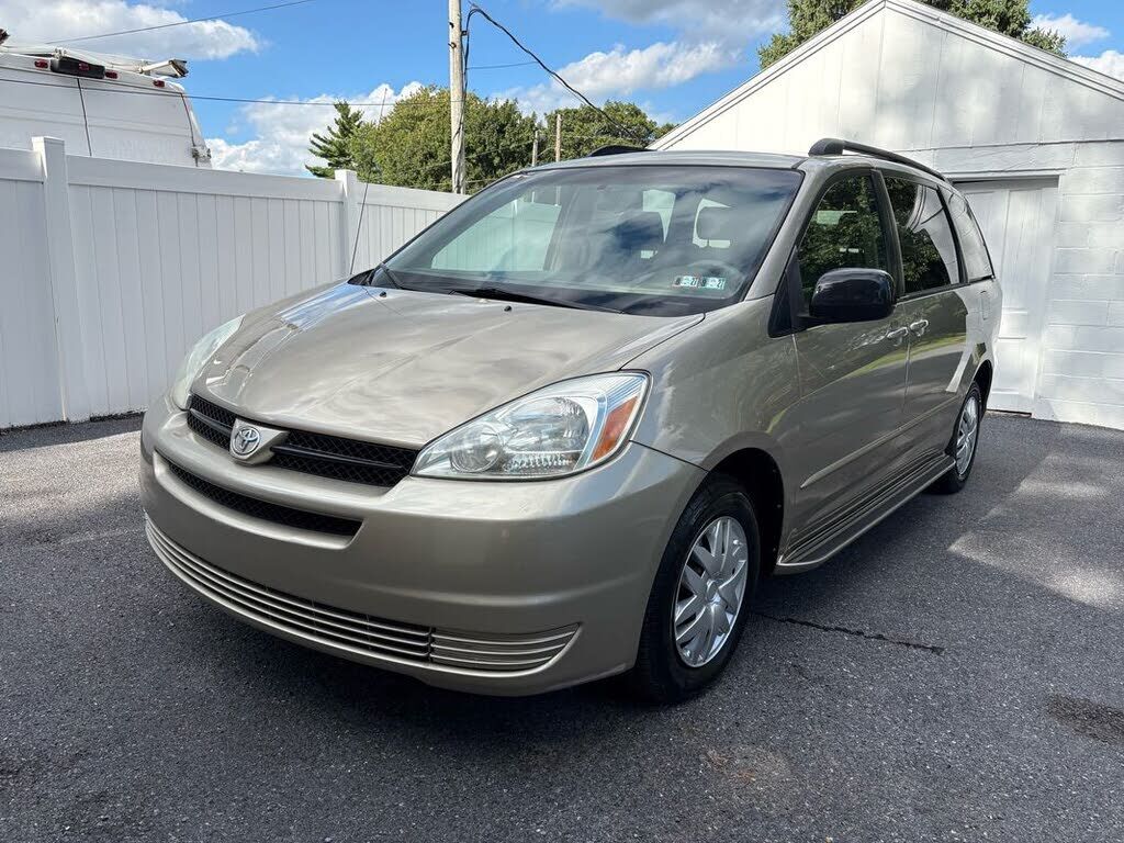 2004 TOYOTA Sienna