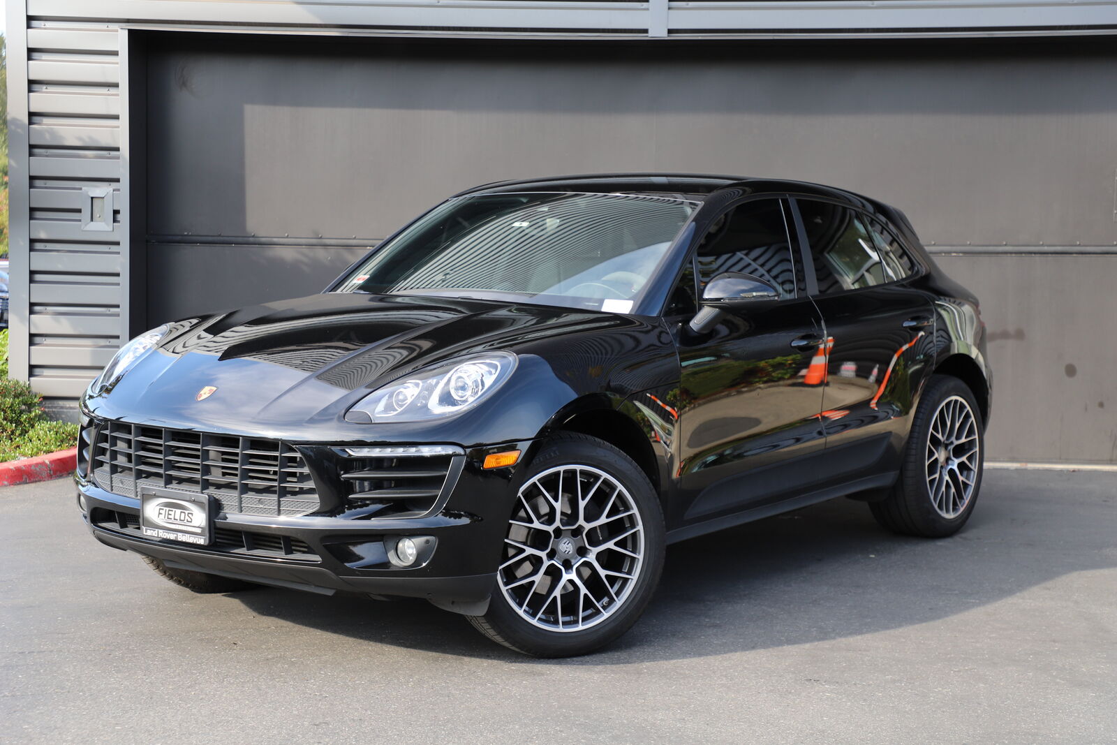 2018 PORSCHE Macan