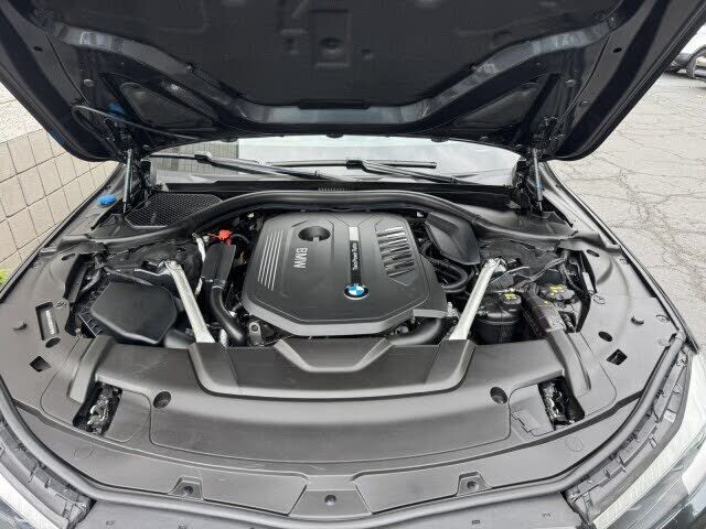 2019 BMW 740i
