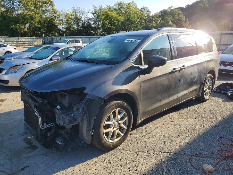 2021 CHRYSLER Voyager