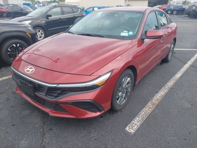 2024 HYUNDAI Elantra