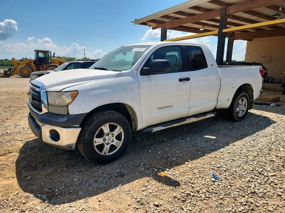 2011 TOYOTA Tundra